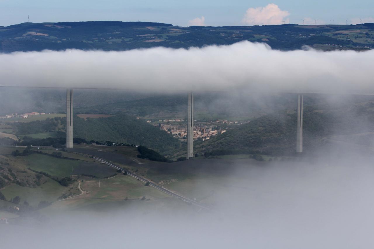 Le viaduc sort du brouillard après 1h30 d'attente ... la récompense !