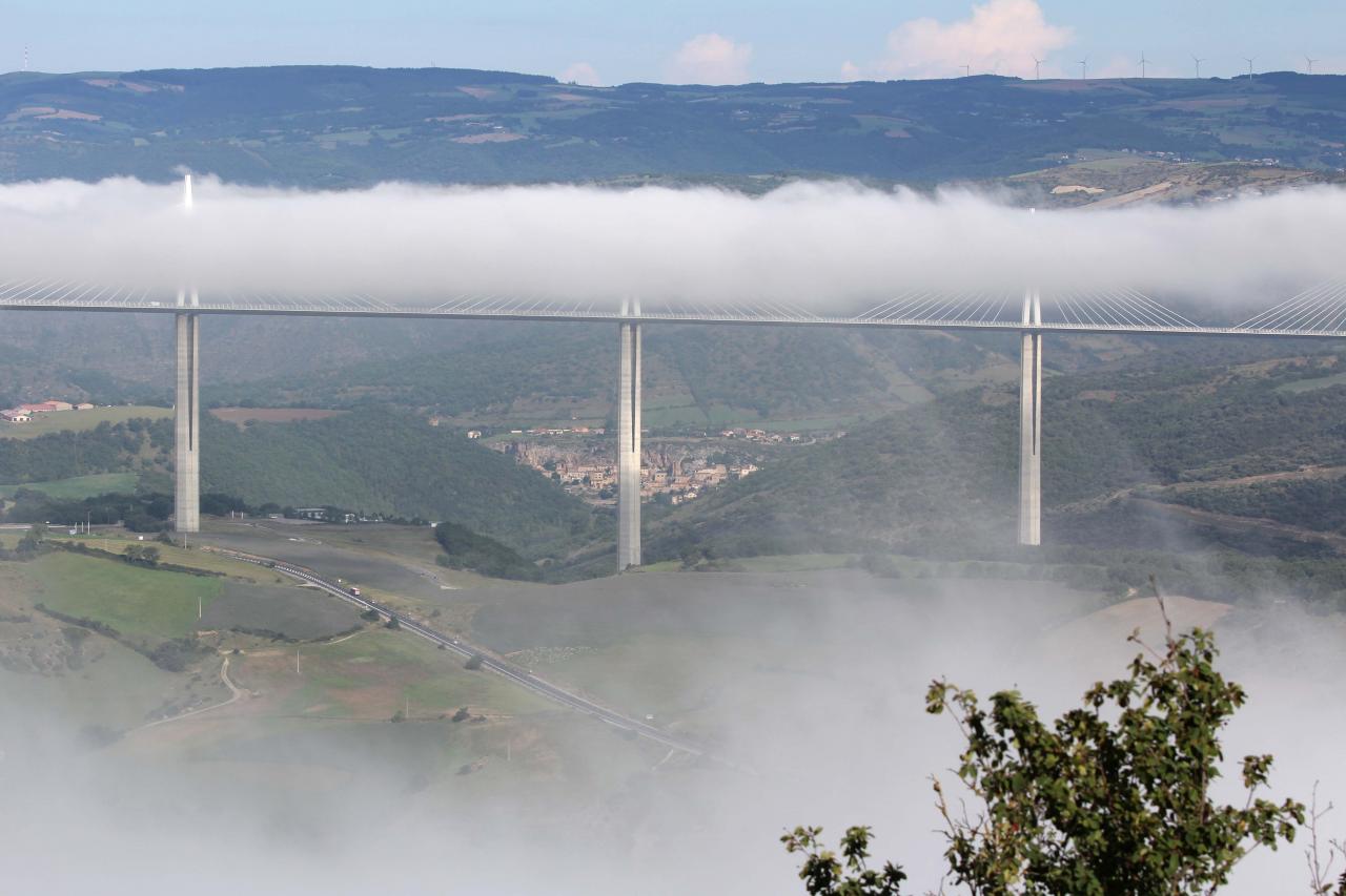 Le viaduc sort du brouillard après 1h30 d'attente ... la récompense !