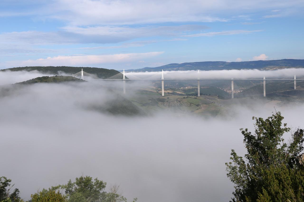 Le viaduc sort du brouillard après 1h30 d'attente ... la récompense !