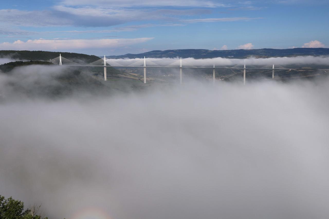 Le viaduc sort du brouillard après 1h30 d'attente ... la récompense !