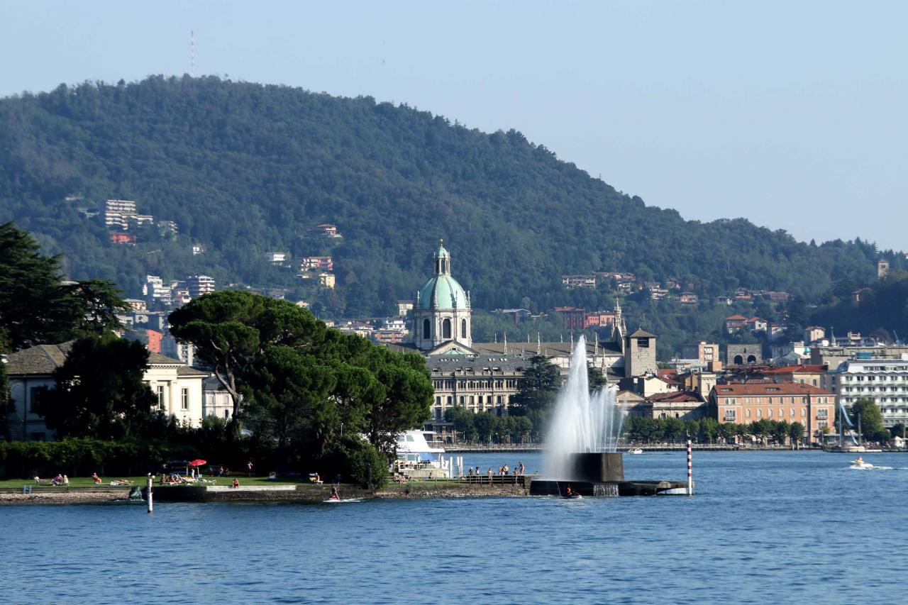 et voici le bout du lac, arrivée à Côme 