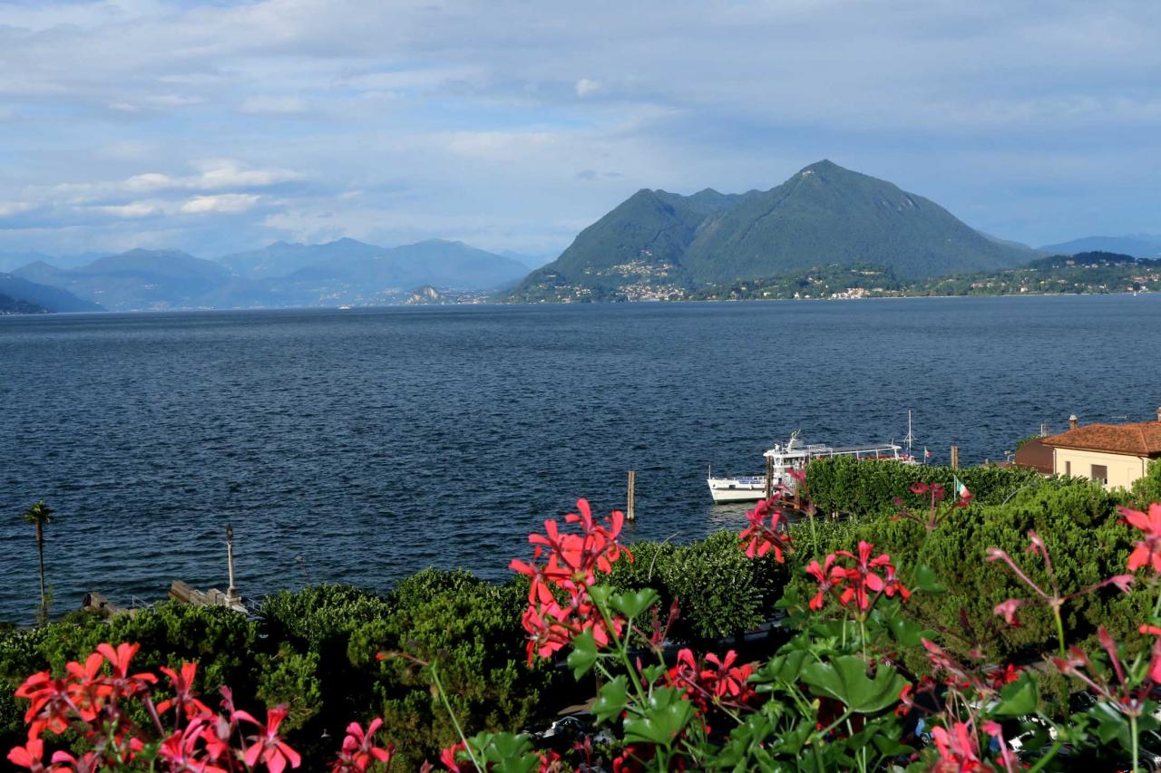 Le mont Sasso del Ferro de Laveno, très présent dans le panorama !