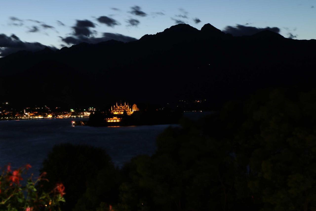 les jardins d'Isola Bella éclairés