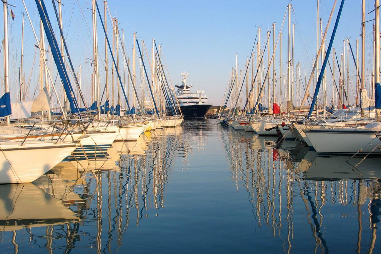 Port Vauban et l'Octopus en 2004 (G5)