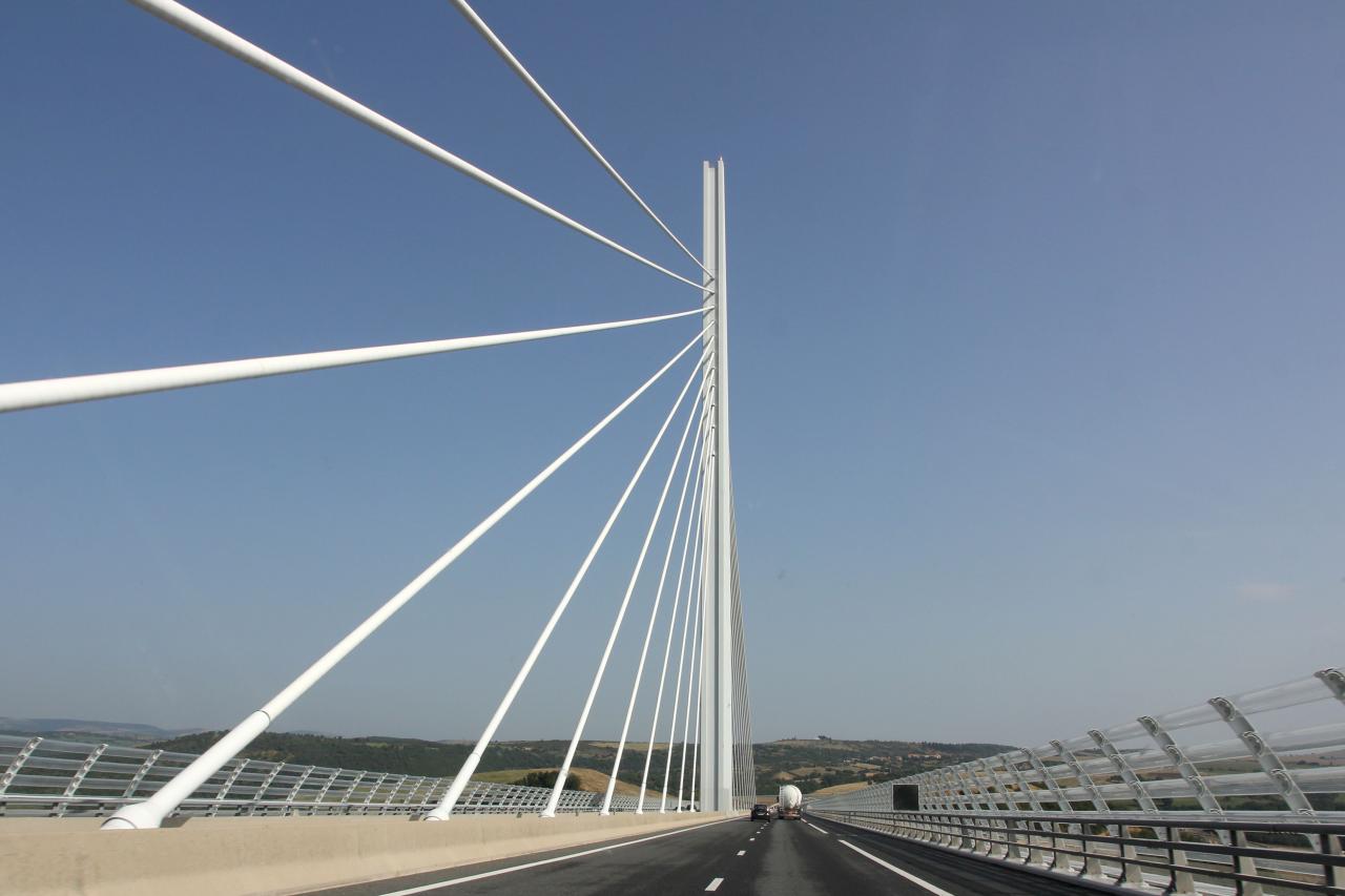 Le Viaduc de Millau long de 2460m